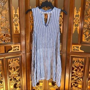 Elan Leaf Print High Cutout Neck Sleeveless Tunic
